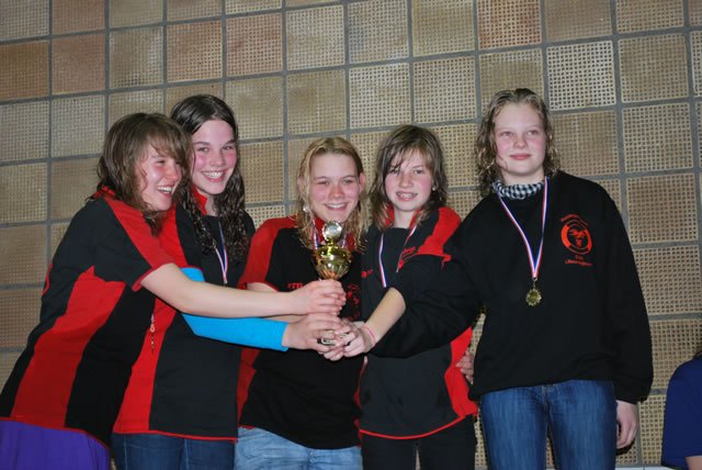 Meisjesploeg Nederlands kampioen vlnr. Juli&euml;tte op 't Veld, Saskia Turlings, Linda van Wegberg, Floortje Hover en Fiona Meuffels