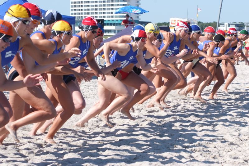 Start Run-Swim-Run Dames (wie o wie kan Anneloes spotten?)