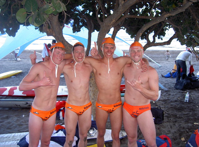 Niels wint met zijn team de Europese Titel Beach Relay 2007 Niels wint met zijn team de Europese Titel Beach Relay 2007
