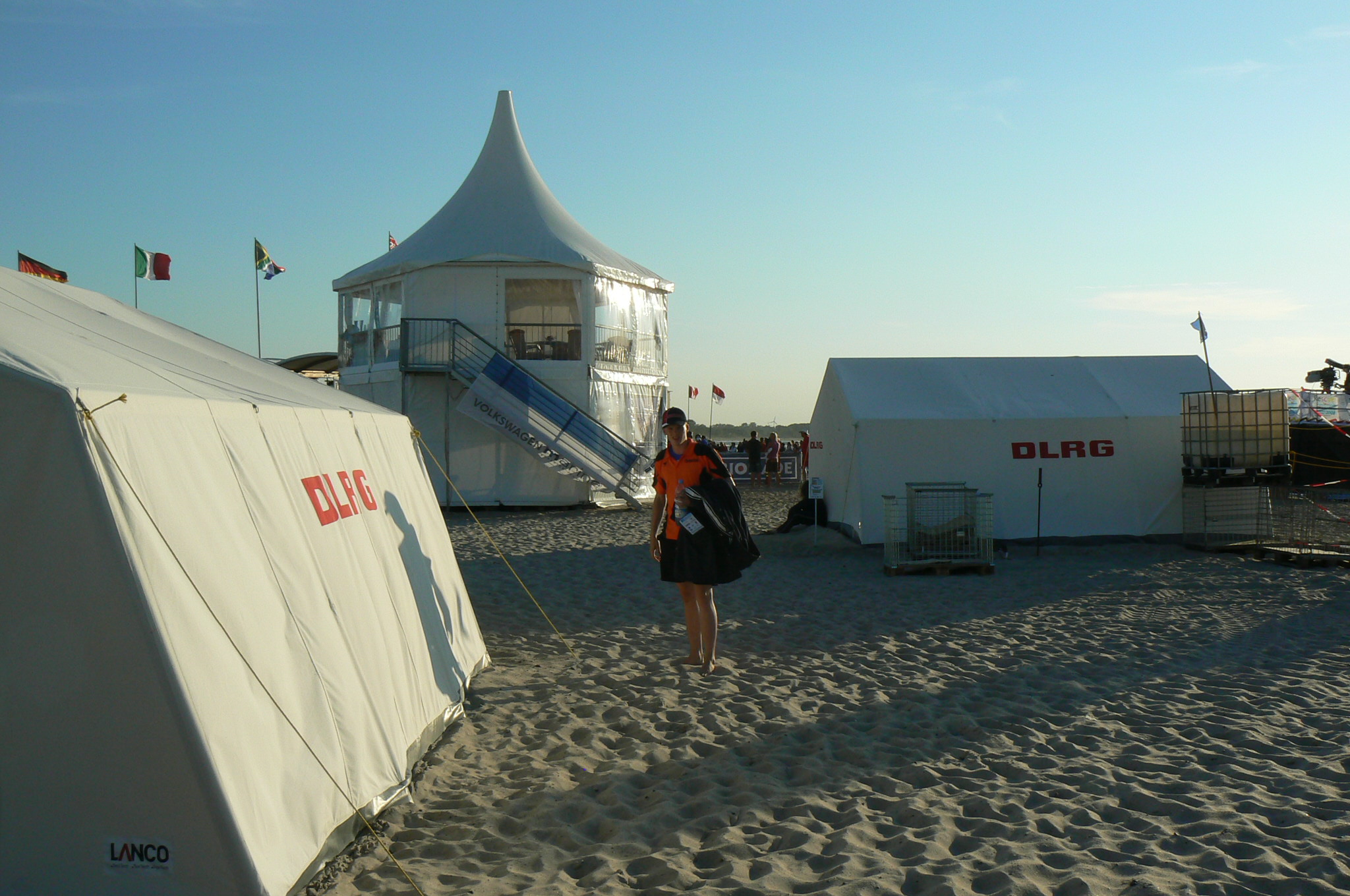 Martin wacht totdat de rest meegaat richting hotel @ Rescue 2008.